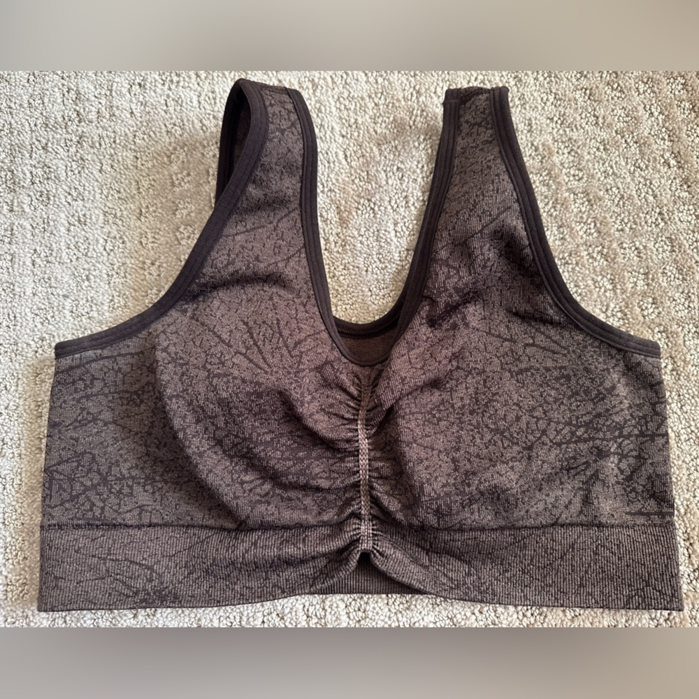 gymshark sports bra ADAPT PATTERN SEAMLESS LONGLINE Forest brown size medium